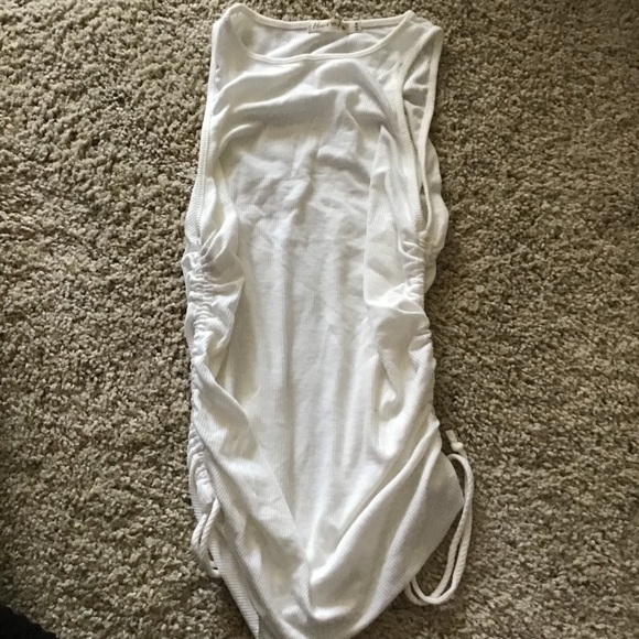 Sleeveless Ruched Tops - Picture 5 of 5